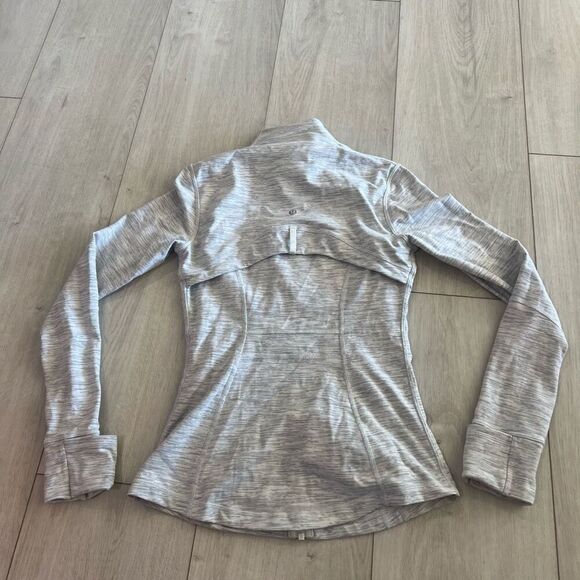 Lululemon women’s jacket size 6 - Picture 5 of 7